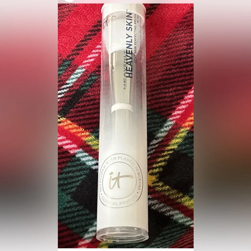 New IT Cosmetics Heavenly Skin CC+ Skin Perfecting Makeup Brush, No.702
